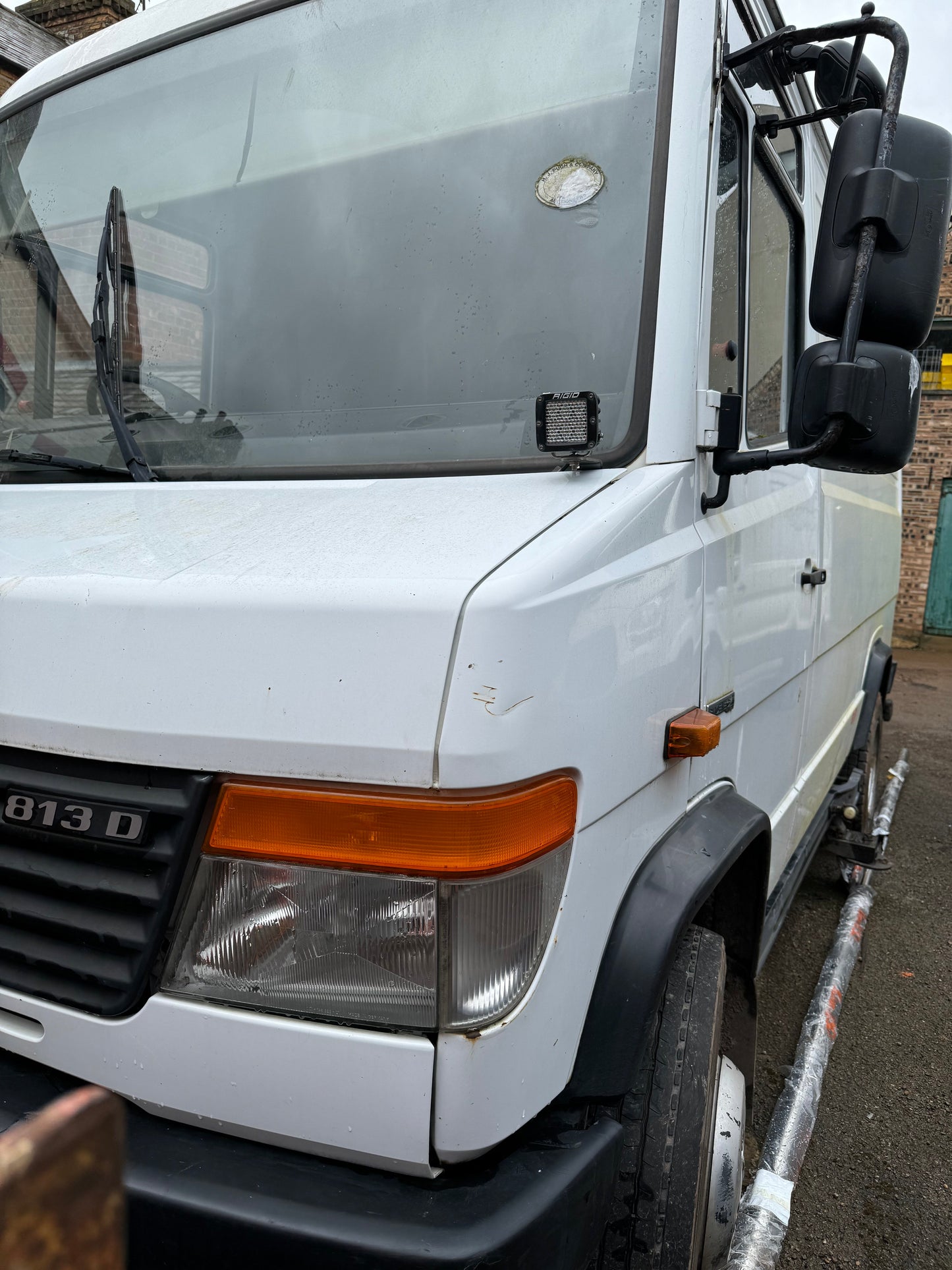 MERCEDES T2/VARIO 1986-2013 - Upper Bonnet Light Mounts