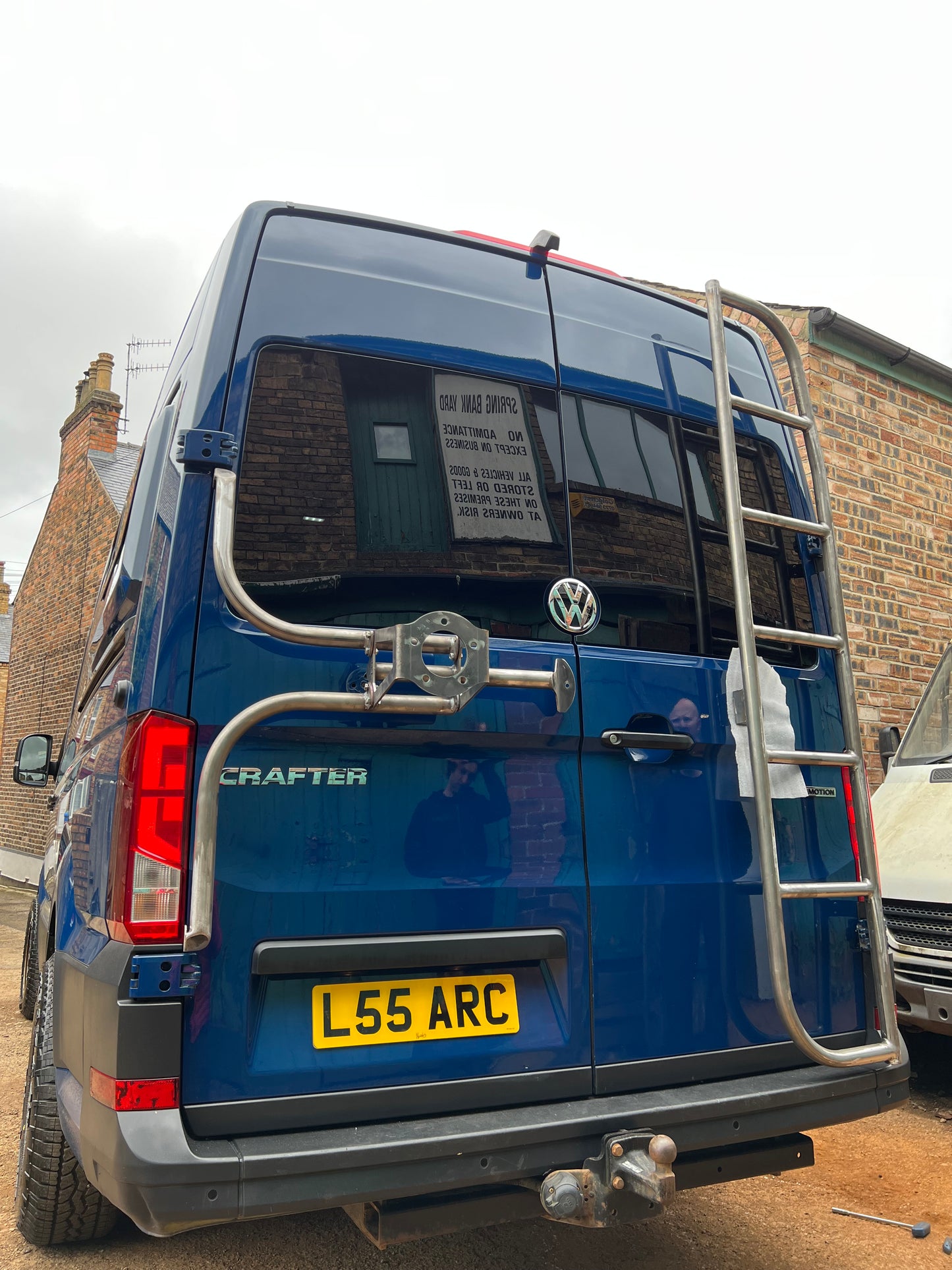 Volkswagen Crafter MAN TGE 4X4 Rear Door Spare Wheel Carrier