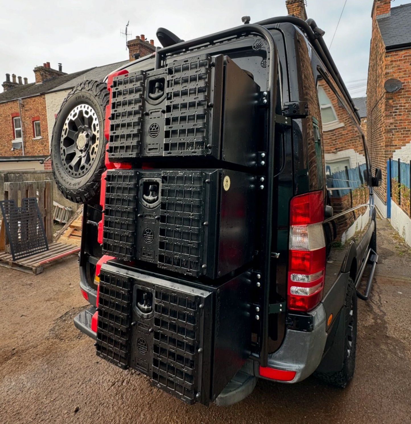 MERCEDES SPRINTER 907 - 2018+, VW CRAFTER 2018+ Modular Backrack - RH