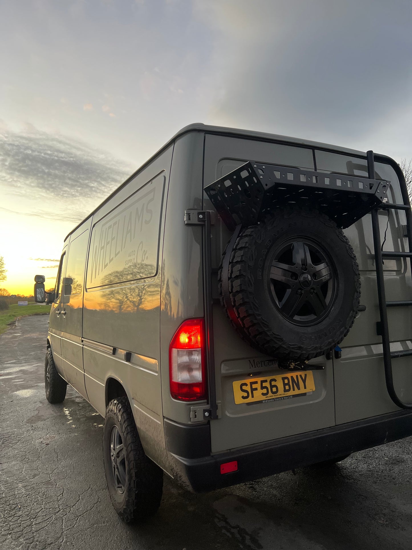 Spare Wheel Mounted Large Cargo Storage Carrier
