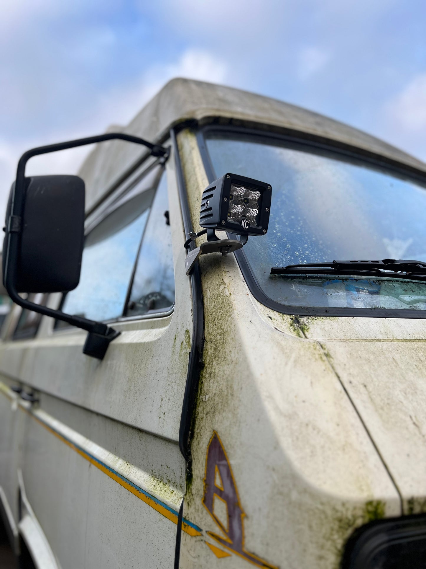 Volkswagen T25/T3 Front Scuttle Ditch Light Mounts