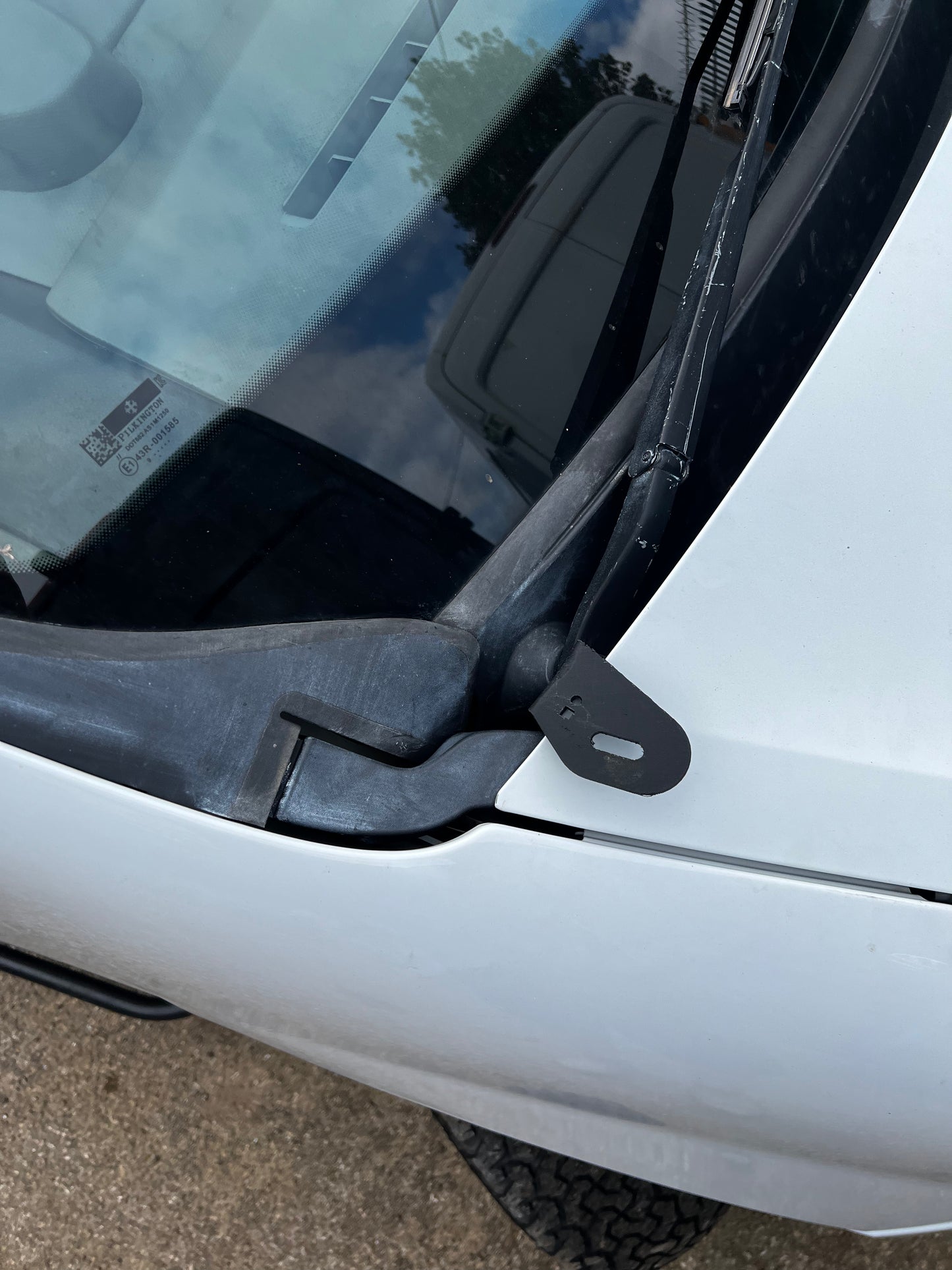Renault Master 2010+ Bonnet Ditch Light Mounts