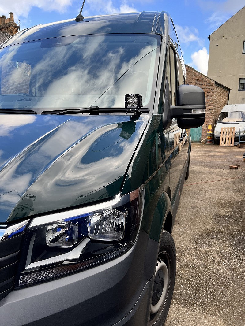MAN TGE/Volkswagen Crafter 2018+ Halterungen für obere Motorhaubenleuchte