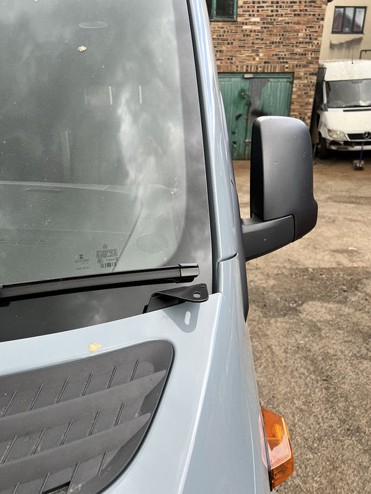 Mercedes Sprinter 907 2018+ Obere Motorhauben-Spotlichthalterung