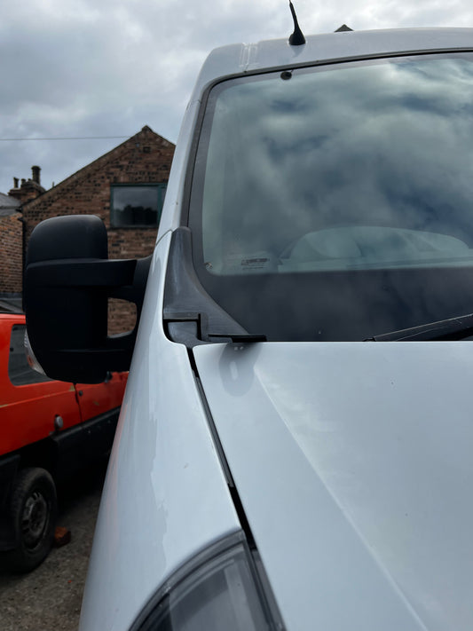 Renault Master 2010+ Bonnet Ditch Light Mounts