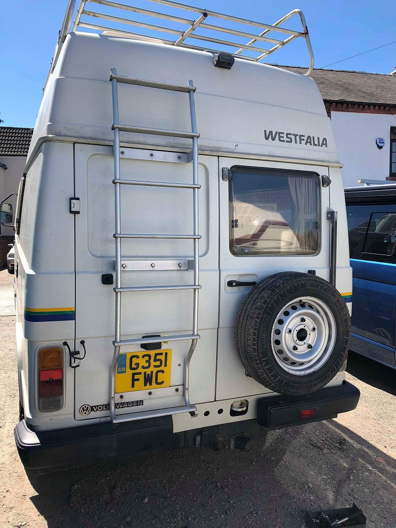 VOLKSWAGEN LT MK1 Wheel Carrier - RH