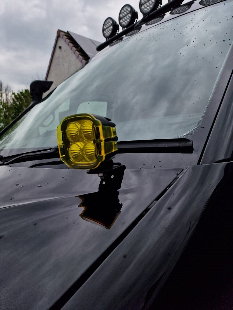 MAN TGE/Volkswagen Crafter 2018+ Halterungen für obere Motorhaubenleuchte