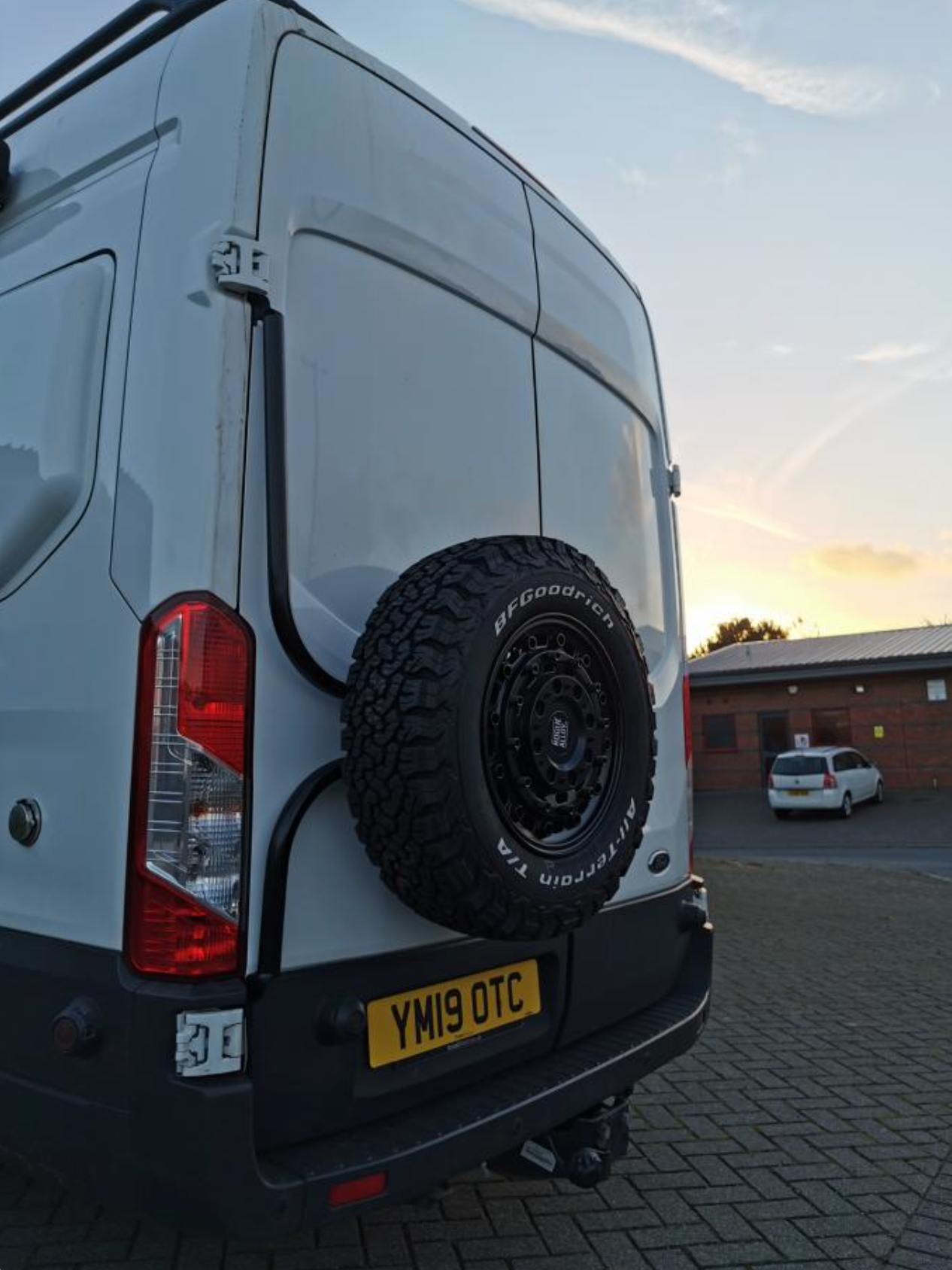Ford Transit MK8 Hintertür-Ersatzradträger 2014+ (& Tourneo)