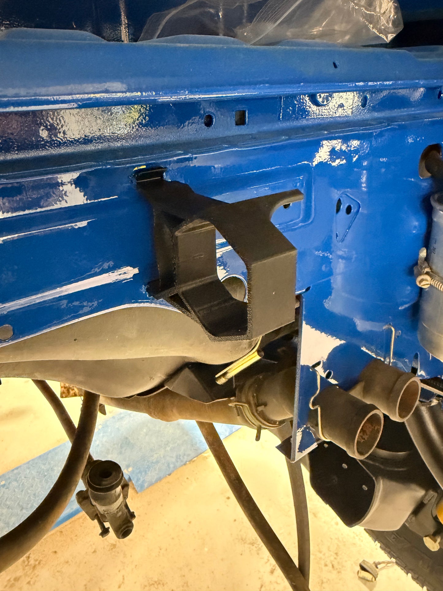 Volkswagen T3/Vanagon Auxiliary Coolant Pump Mounting Bracket