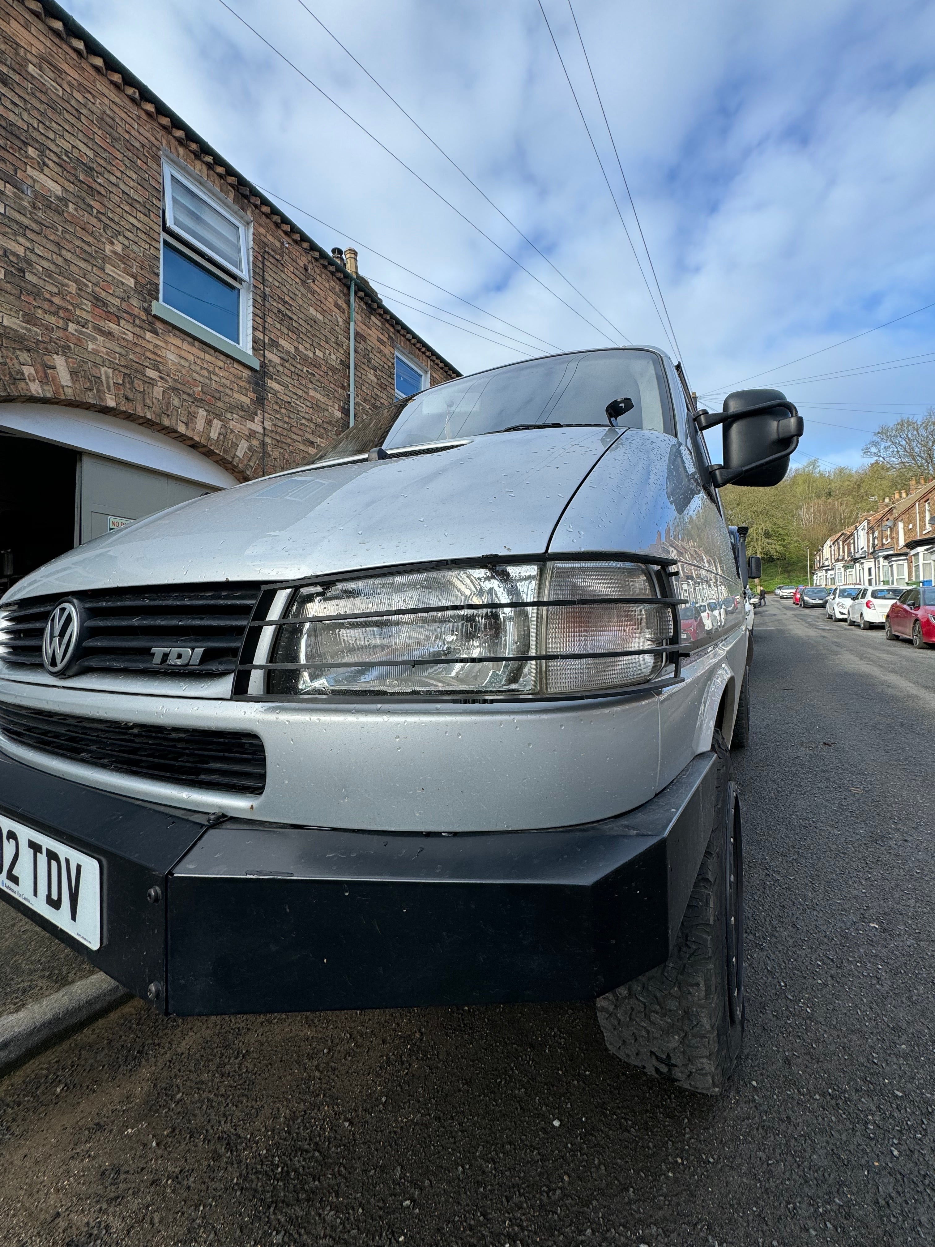 VOLKSWAGEN T4 LONG NOSE OEM+ Front Light Guards – Wheeliams