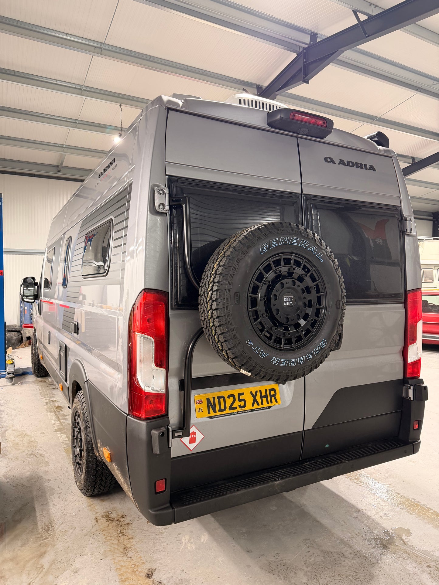 Relay/Ducato/Boxer/Jumper Rohr-Ersatzradträger für die Hintertür ab 2006 